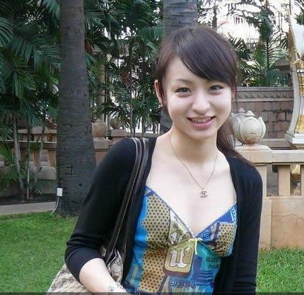 床上的唇语冲动未剪辑